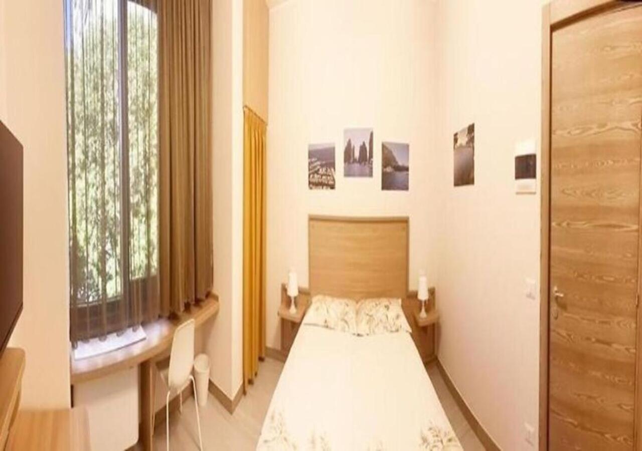 Sissi Comfort Rooms Foresteria Lombarda Монца Екстериор снимка